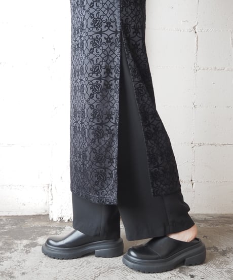 Flock Print Peekaboo China S/S BK
