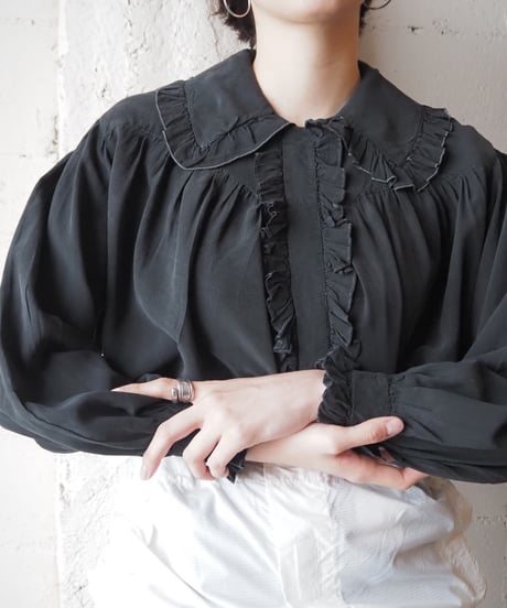 White Stitch Frill Collar Blouse BK