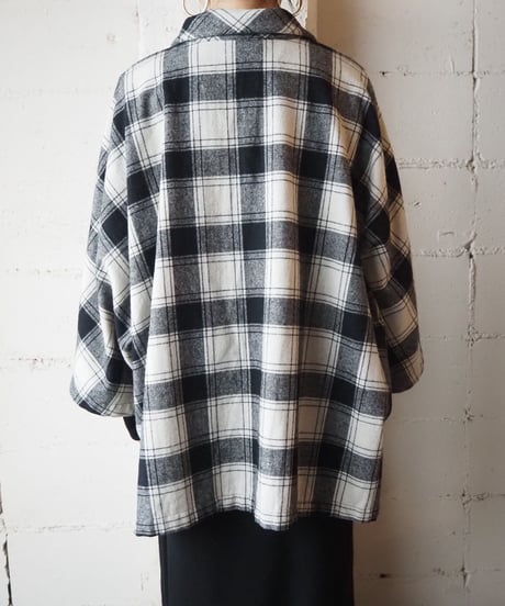Big Button Plaid Jacket BKIV
