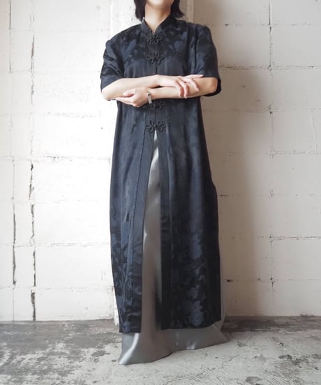 S/S Side Slit China Gown BK