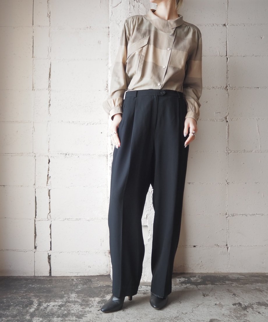 65b5cfc28e3e650a25230e41