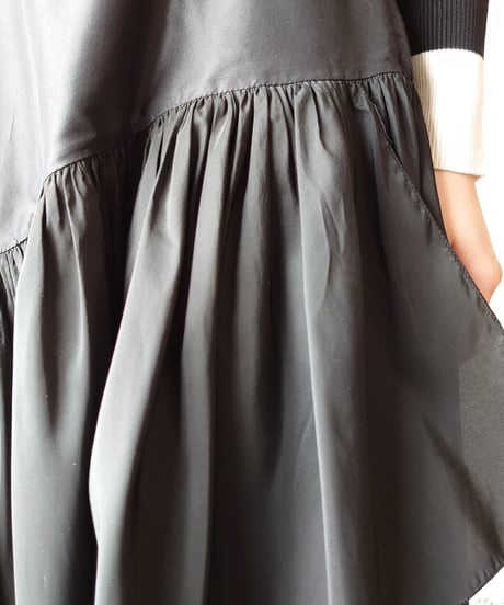 Asymmetric Hem Tiered Skirt BK