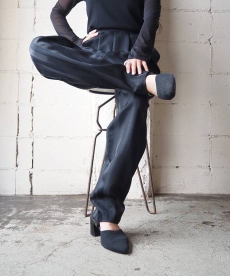 Shadow Stripe Back Button Tuck Pants BK