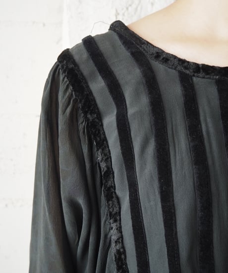 Waist design Velour Line Blouse BK