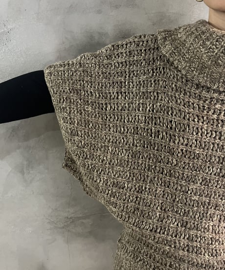 Volume Turtle Neck Knit Vest BE