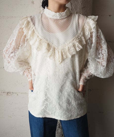 Lace Frill Back Button Brouse WH