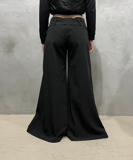 Belted Center Press Tuck Pants BK