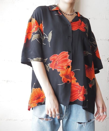 Floral Pattern Open Collar Shirt BKRE