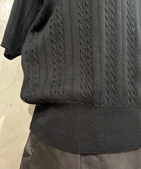 S/S Cable Knit BK