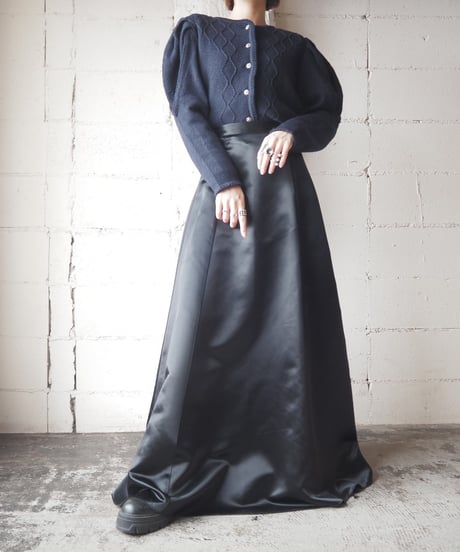 Volume Sleeve Tyrolean Cardigan NV