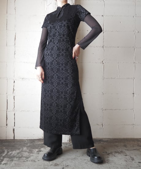 Flock Print Peekaboo China S/S BK