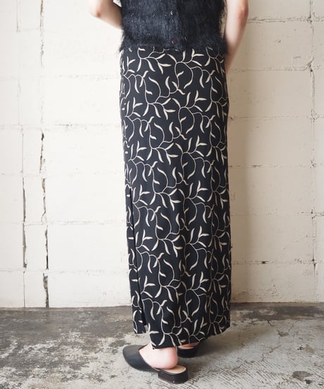 Leaf Pattern Side Slit Skirt BK IV