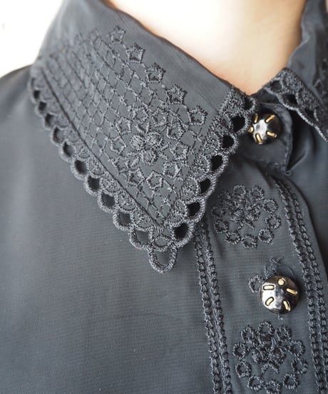 Lace Embroidery Collar Front Shirt BK