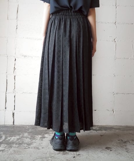 Shadow Pattern Pleats Long Skirt BK