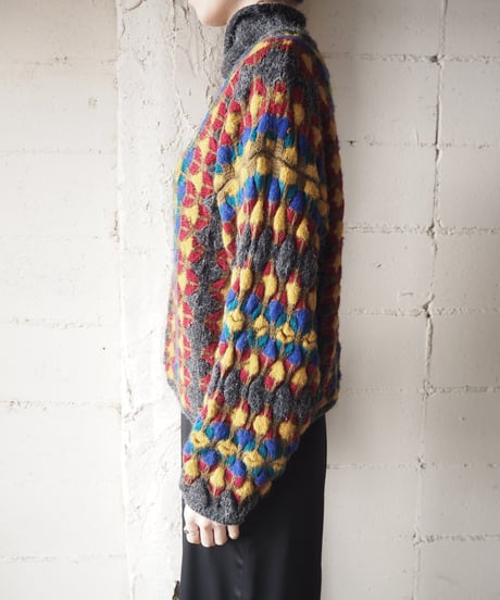 Multi Color Pattern Sweater GRREYE