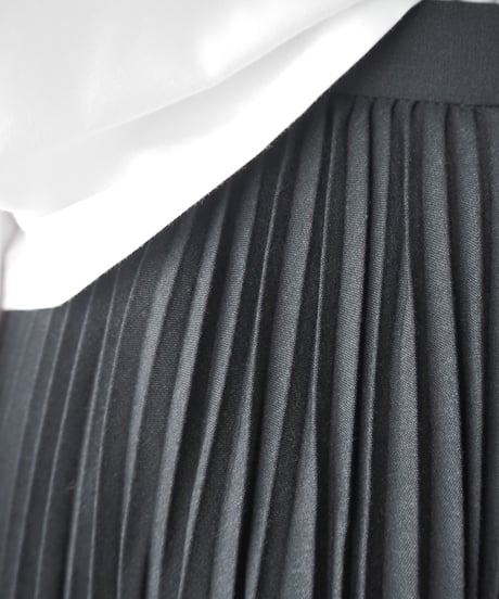 Pleated Middle Skirt BK