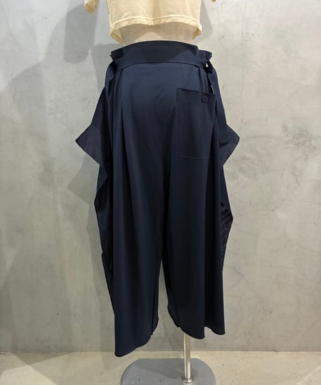 1325. ISSEY  MIYAKE Side Belted Wide Pants NV