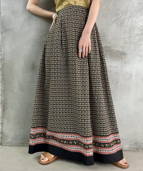 Tyrolean Flower Pattern Long skirt BKYE
