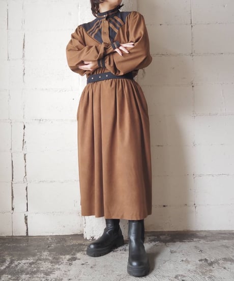 Fake Suede Bicolor Band Collar Dress BKBR