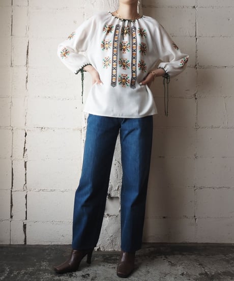 Vintage Embroidery Blouse WHGN