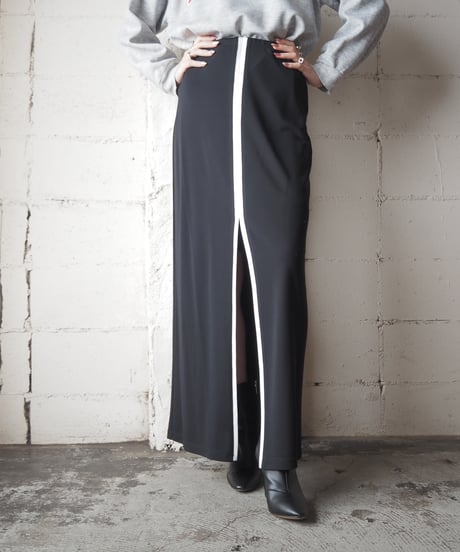 Center Line Tight Slit Easy Skirt BKWH