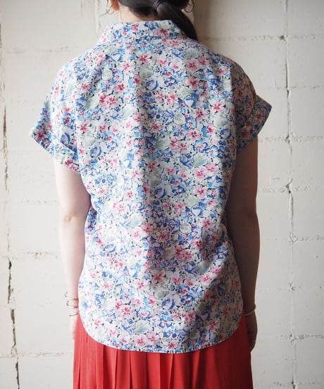 Flower Pattern Operation Collar Blouse WHBL