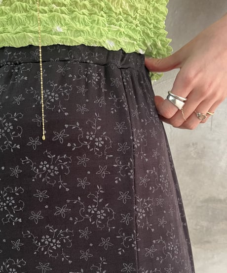 Small Pattern Front Slid Easy Skirt BK
