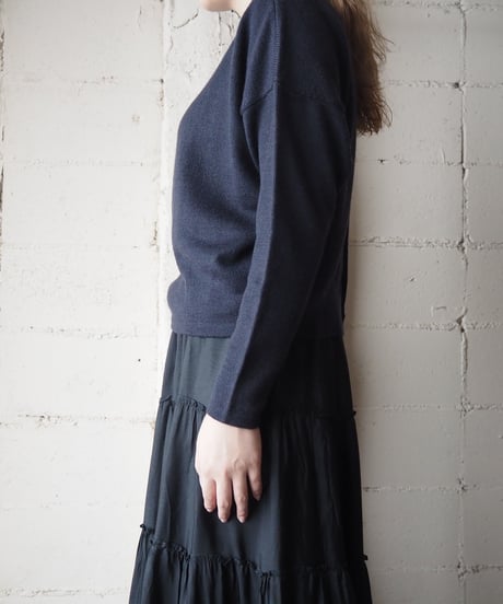 Back Button Crew Neck Knit NV