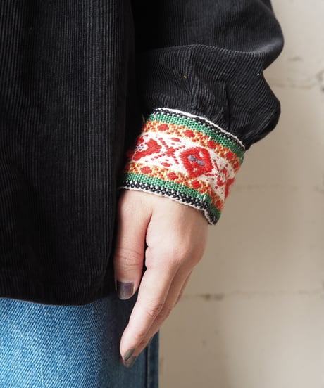 Luna Embroidery Corduroy Blouse BK