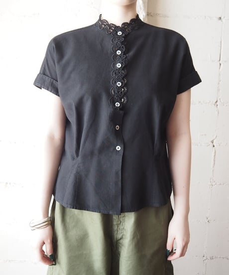 Collarless Lace Blouse BK