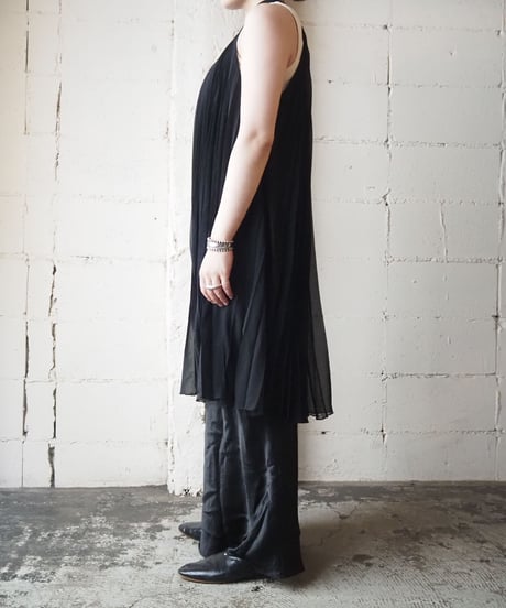 American Sleeve Pleated Seethrough Dress BK