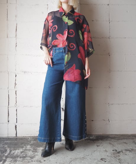 Big Flower Pattern Sheer S/S Shirt BKRE