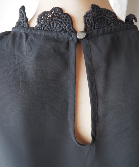 Flower Crochet Sheer Switching Blouse BK