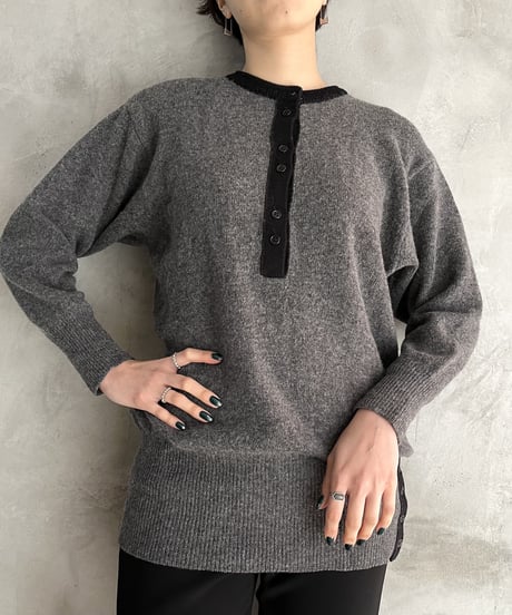 Front Button Bicolor Knit GRBK