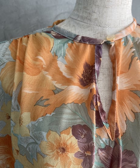 Flower Pattern Sheer Volume Sleeve GNOR