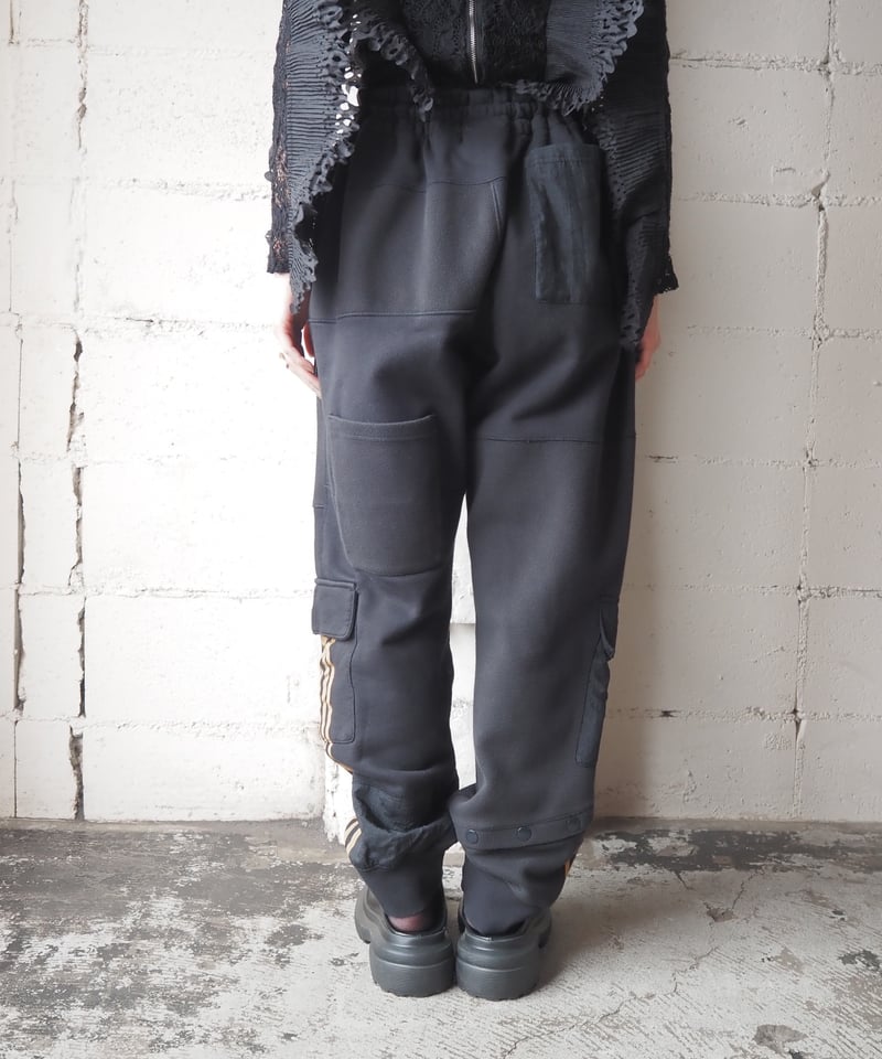 adidas×IVYPARK Cargo Sweat Pants BK BR | Orfeo
