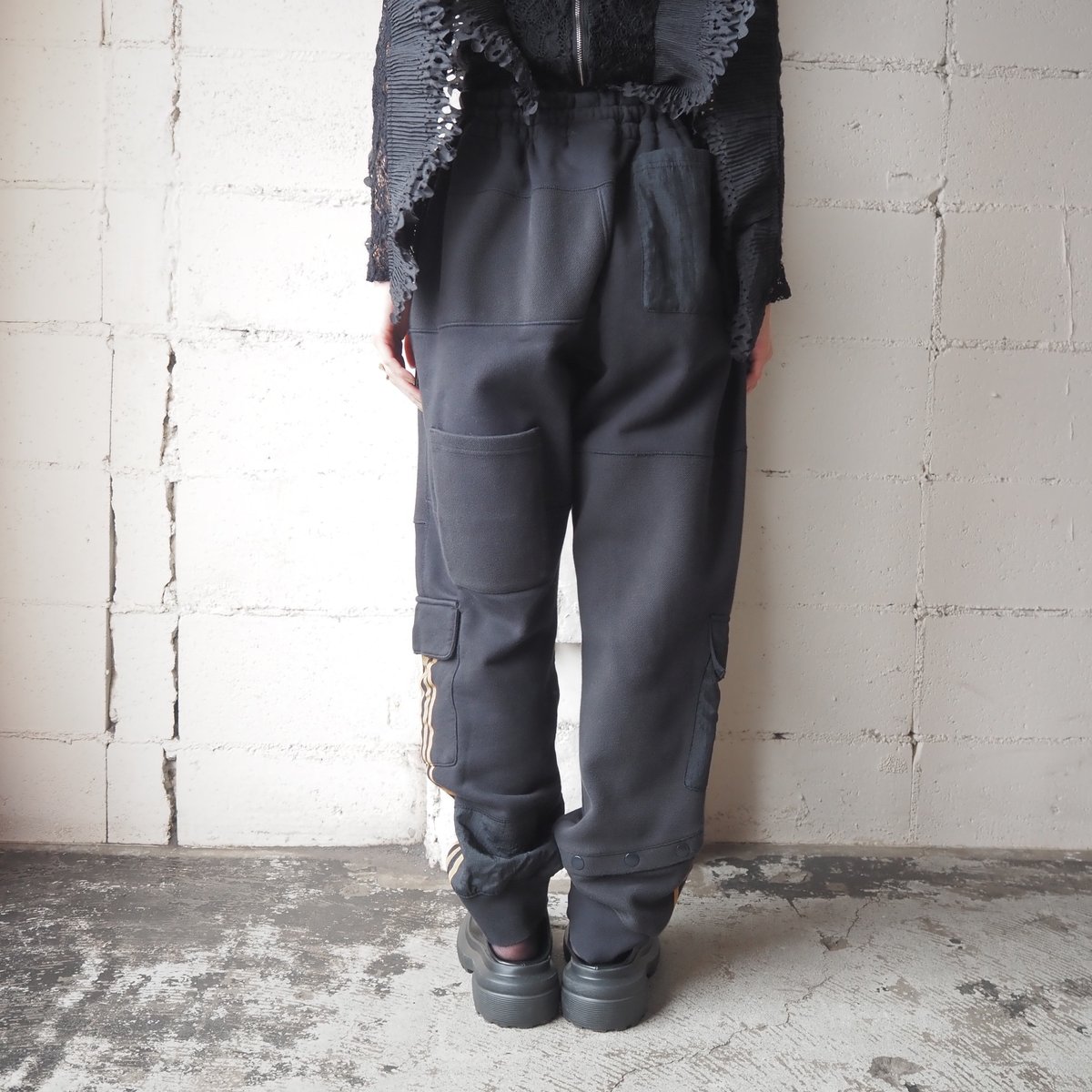 adidas×IVYPARK Cargo Sweat Pants BK BR | Orfeo