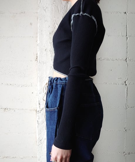 Stitch Mock Neck Cutsewn BK