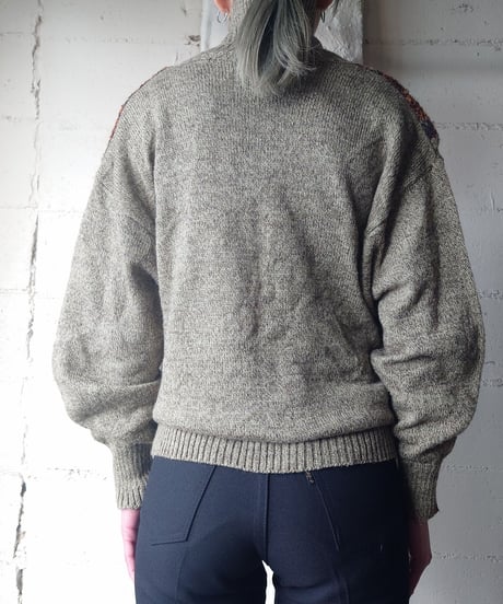 Turtle Design Collar Knit BEBR