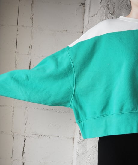 NIKE Cropped Bicolor Asymmetric Design Sweat GN WH