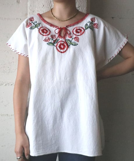 Flower Embroidery Blouse WHRE