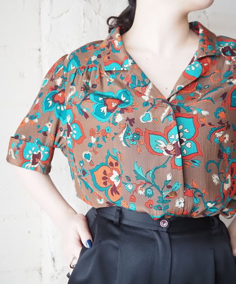 Open Collar Botanical Pattern Blouse BR
