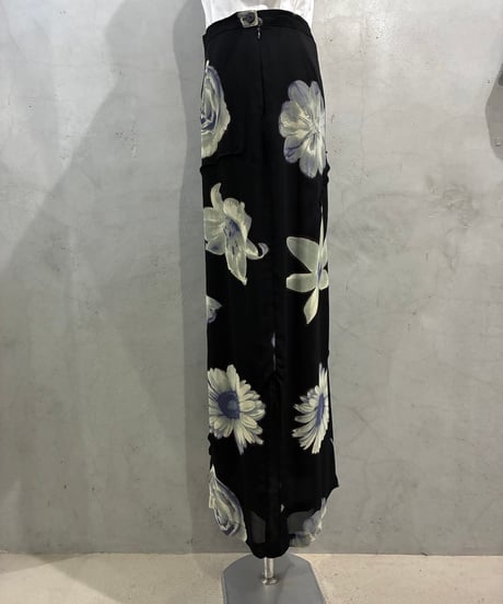 Side Slit Flower Pattern Sheer Skirt BK