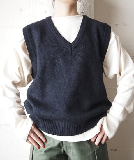 Vneck Knit Vest BK