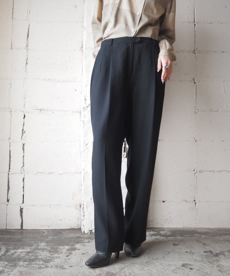 Plane Tuck Pants BK