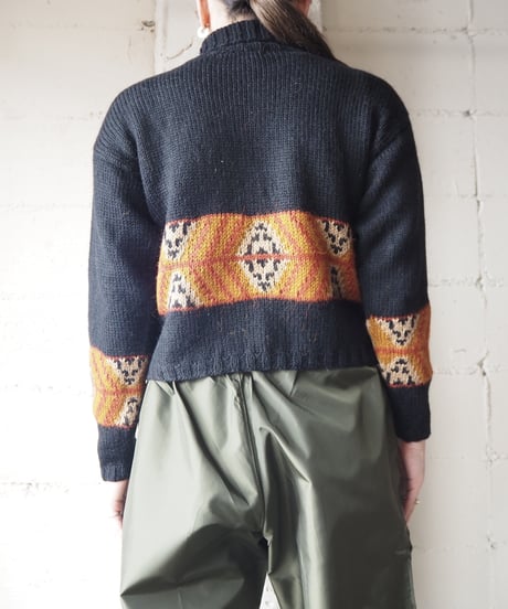 Pattern Line Turtle Neck Sweater BKOR
