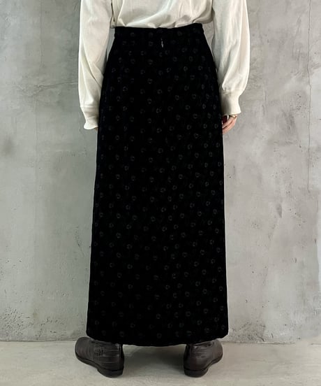 Rose Embroidery Velour Tight Skirt BK
