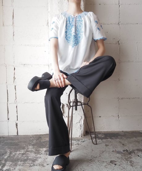 EURO Embroidery S/S Blouse WH BL