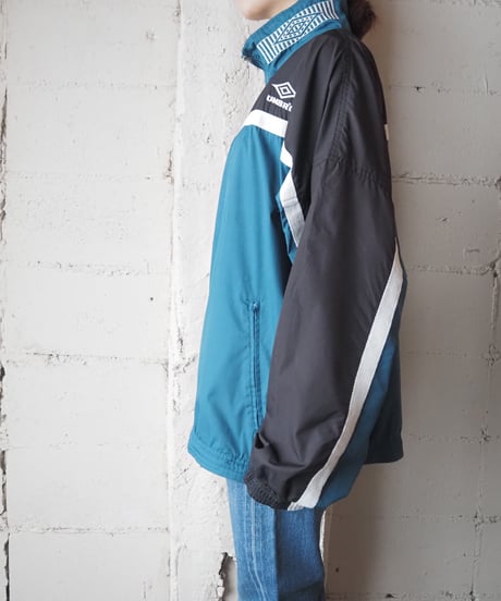 UMBRO Stand Collar Nylon Jacket BK GN