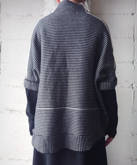 Layered Style Pattern Knit BK WH